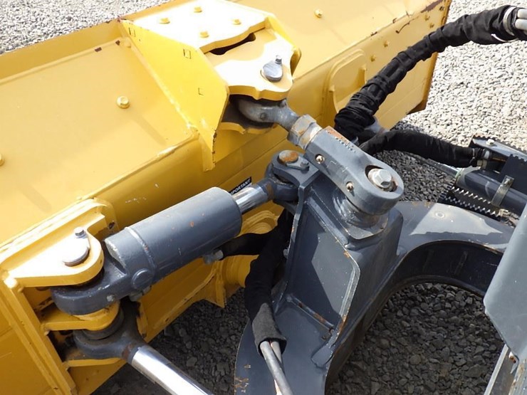 2021-deere-450k-lgp-image-10