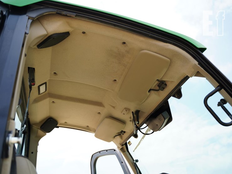 2023-john-deere-gator-xuv-835r-image-33