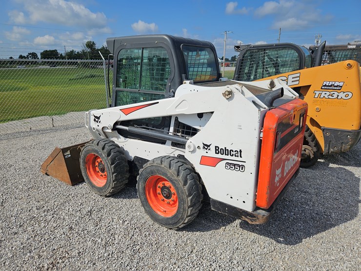 2015-bobcat-s550-image-16