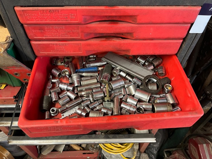 group-of-(2)-tool-chests-w/-contents-image-2