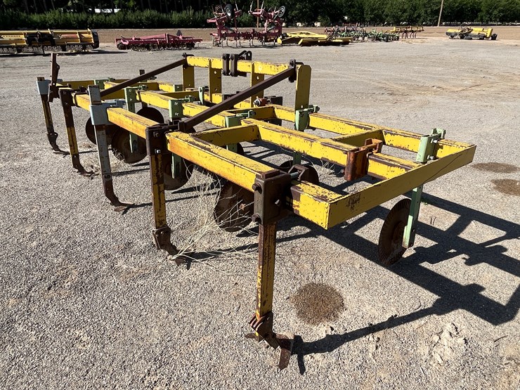 #9100-•-hamby-3-pt-field-cultivator-image-1