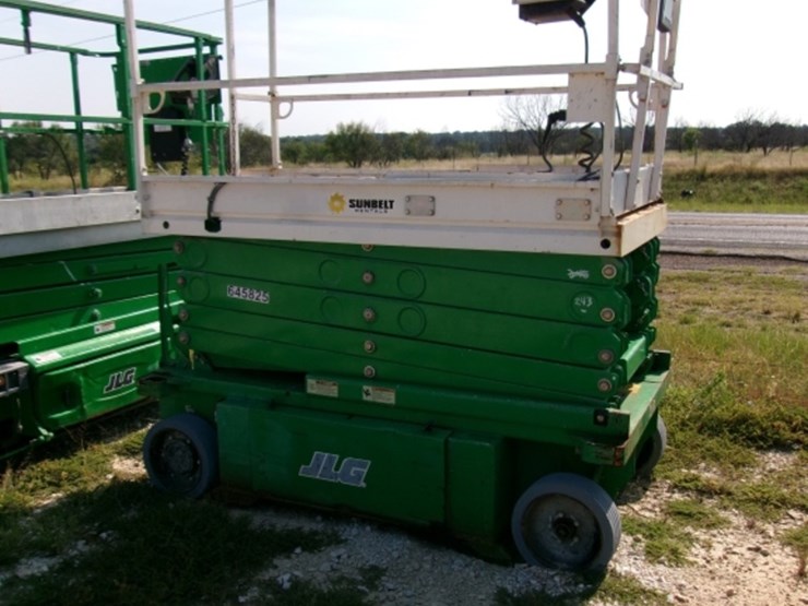 jlg-3248-scissor-lift-image-1