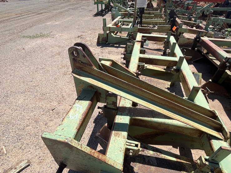 #9043-•-darbyshire-3-pt-4-row-bedding-unit-image-15