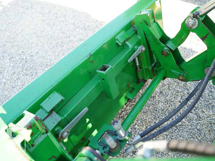 2017-john-deere-5090r-image-52