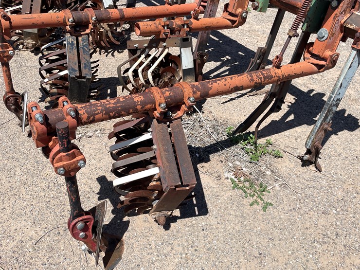 #9113-•-custom-4-row-cultivator-with-lilliston-lehman-units-image-11