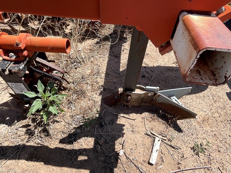 #9101-•-3-pt-field-cultivator,-4-row-custom-w/gallina-units-image-12