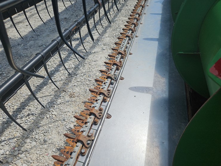 2011-john-deere-630f-image-10