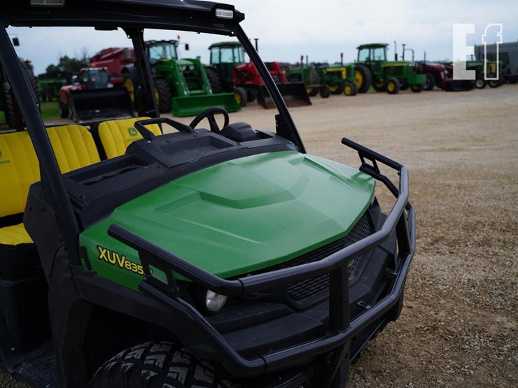 2019-john-deere-gator-xuv-835m-image-14