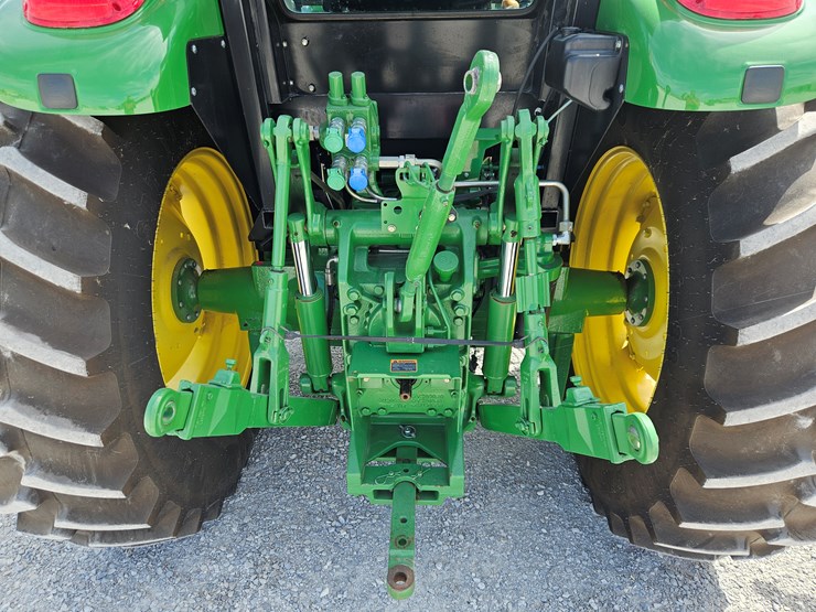 2014-john-deere-6115d-image-12