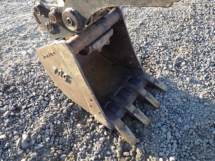 2020-takeuchi-tb230-image-7