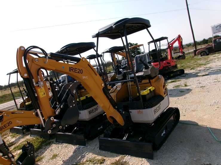 ire-20-mini-excavator--yanmar-diesel-image-1