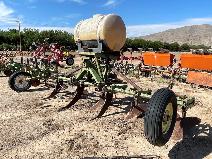 #9102-•-custom-3-pt-chisel-tillage-unit-with-poly-drum-image-5