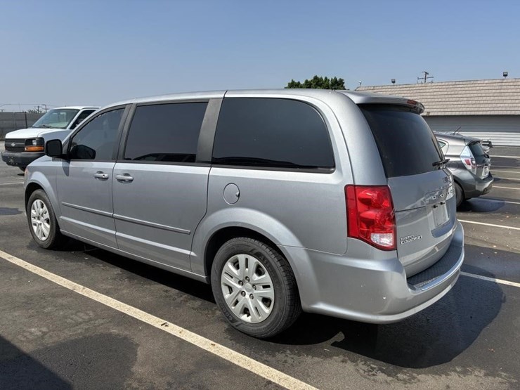 2016-dodge-grand-caravan-image-4