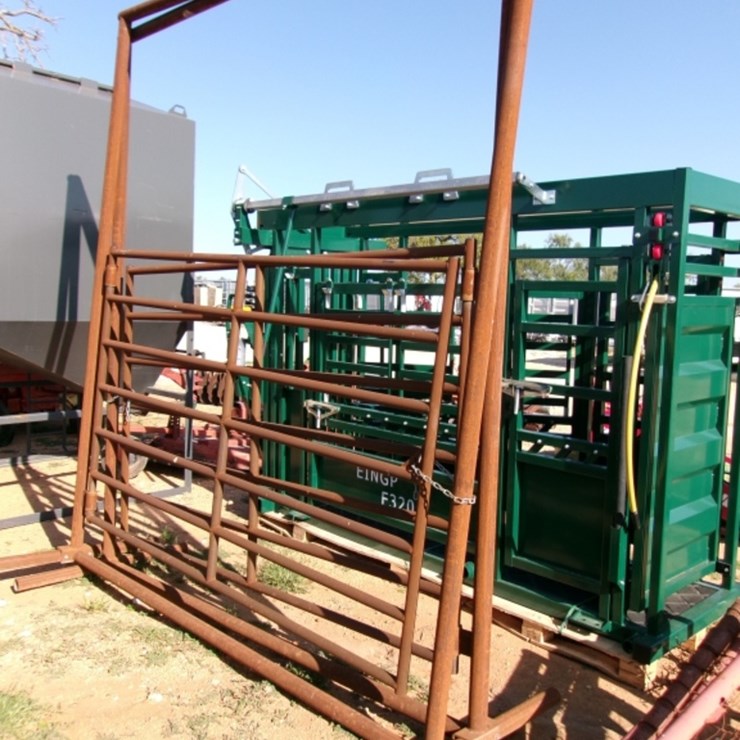 (1) 8FT BOW GATE