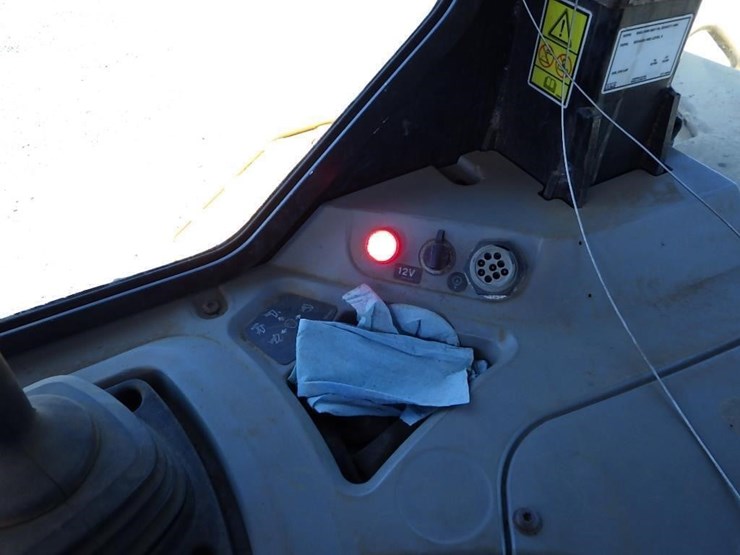 2011-caterpillar-d7e-image-32
