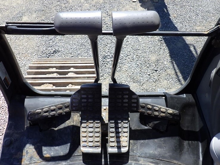 2016-deere-300g-lc-image-41