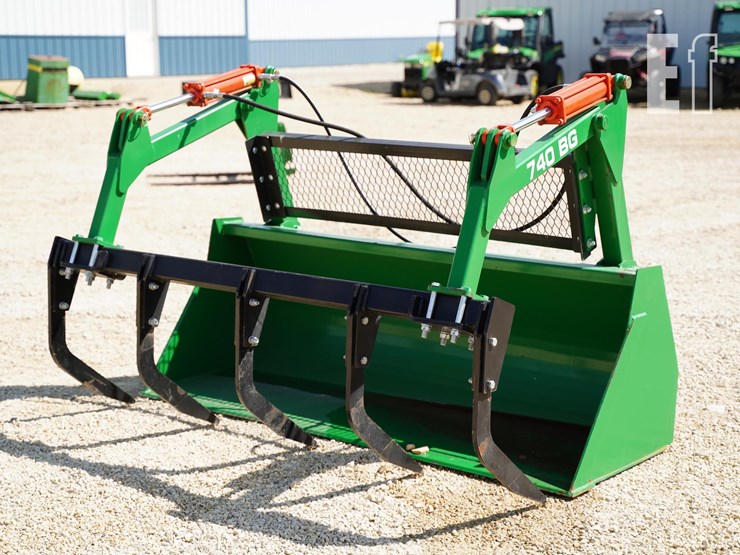 2025-john-deere-640-image-1