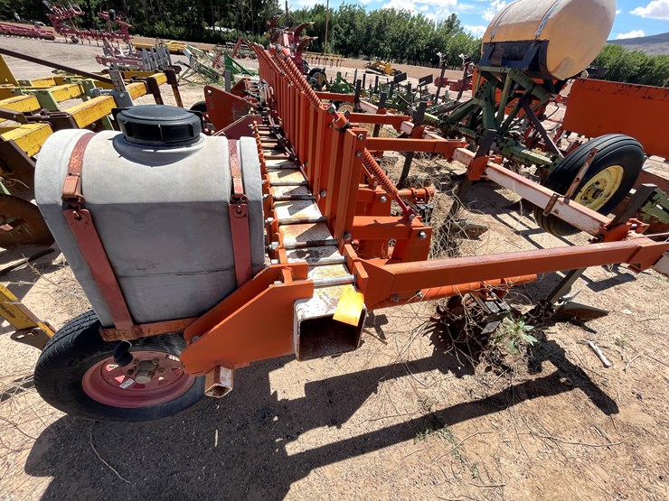 #9101-•-3-pt-field-cultivator,-4-row-custom-w/gallina-units-image-10