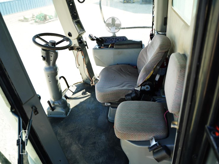 2004-gleaner-r65-image-34