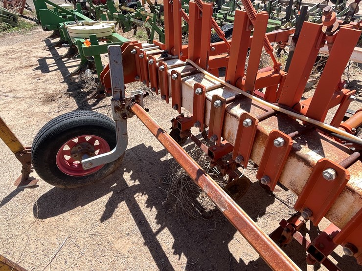 #9101-•-3-pt-field-cultivator,-4-row-custom-w/gallina-units-image-28
