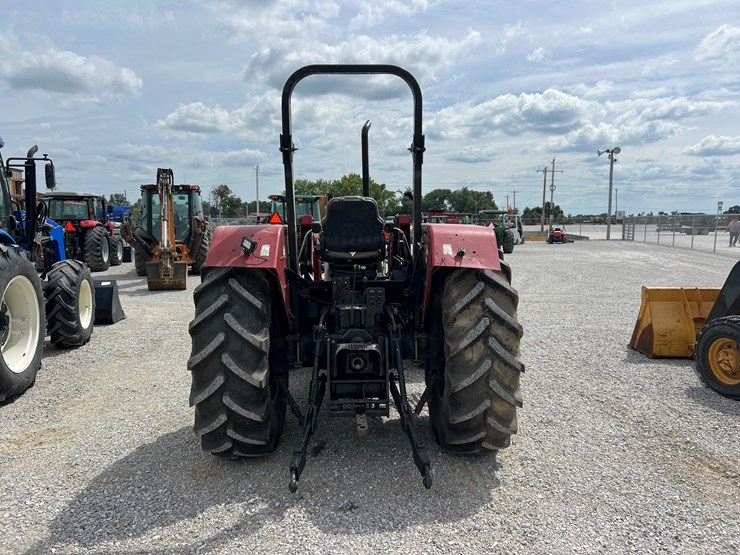2011-case-ih-farmall-95u-image-7
