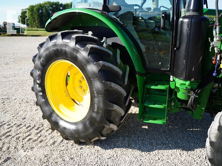 2017-john-deere-5090r-image-25