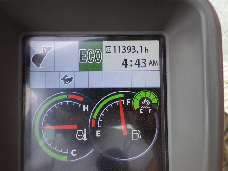 2015-hitachi-zx350lc-6n-image-37