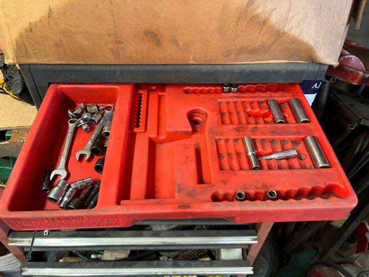 group-of-(2)-tool-chests-w/-contents-image-5