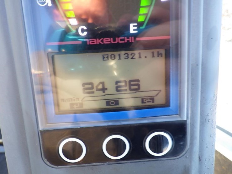 2020-takeuchi-tb230-image-31