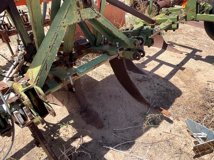 #9102-•-custom-3-pt-chisel-tillage-unit-with-poly-drum-image-34