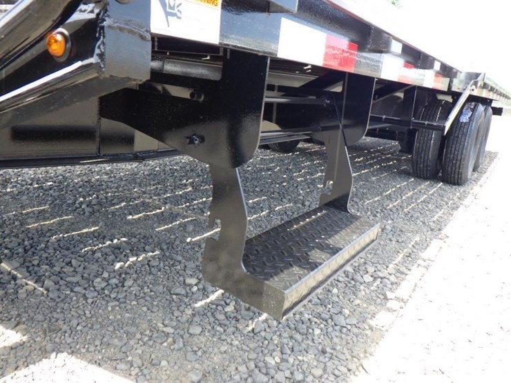 2025-delta-26'-t/a-tilt-deck-trailer-image-7