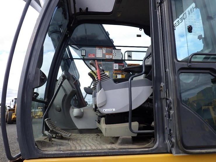 2016-deere-300g-lc-image-29