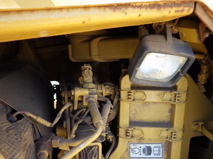 2011-caterpillar-d7e-image-29