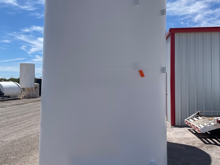 #9142-•-4200-gallon-tank-image-1