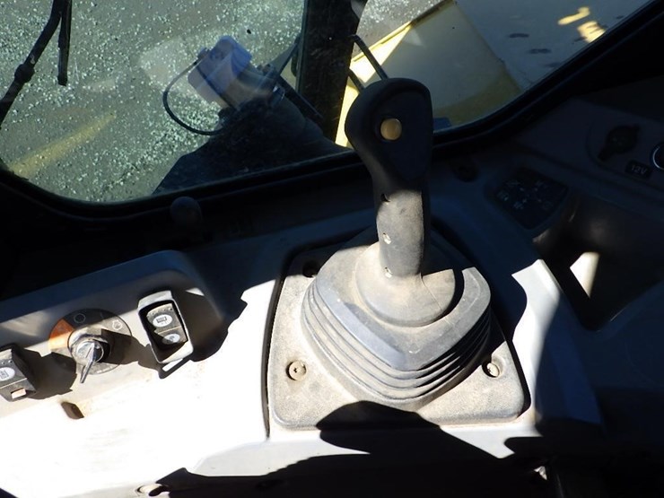 2019-caterpillar-d7e-lgp-image-44