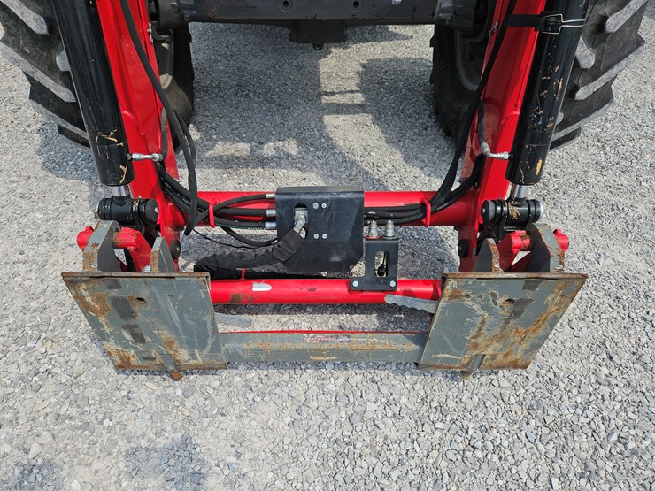 2021-massey-ferguson-6712-image-3