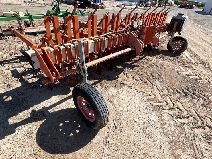 #9101-•-3-pt-field-cultivator,-4-row-custom-w/gallina-units-image-3