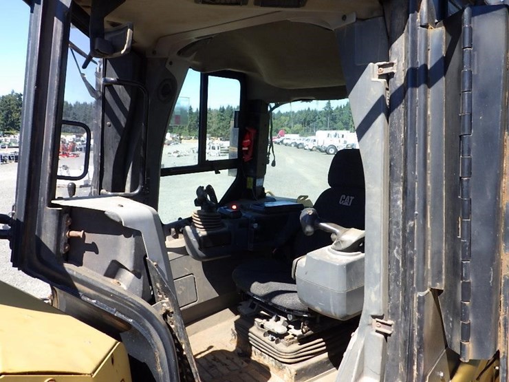 2011-caterpillar-d7e-image-30