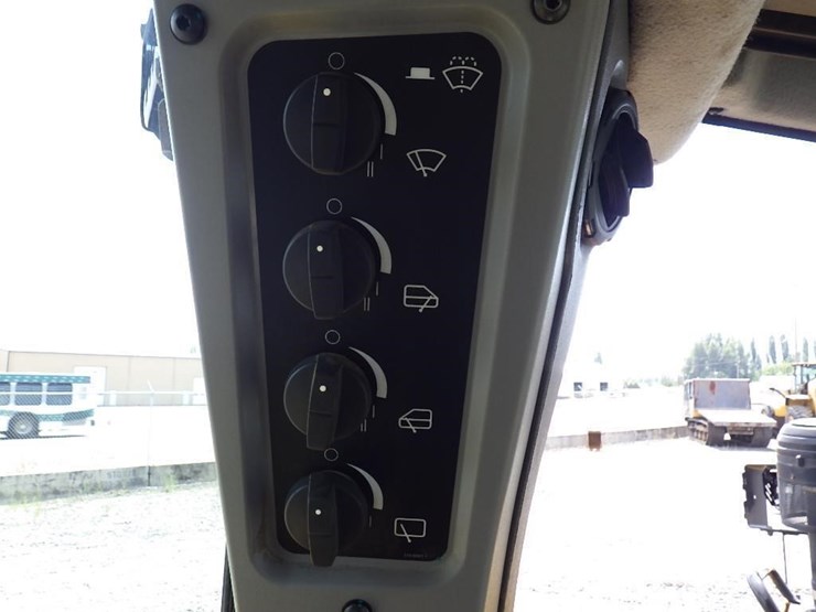 2020-caterpillar-d5-lgp-image-47
