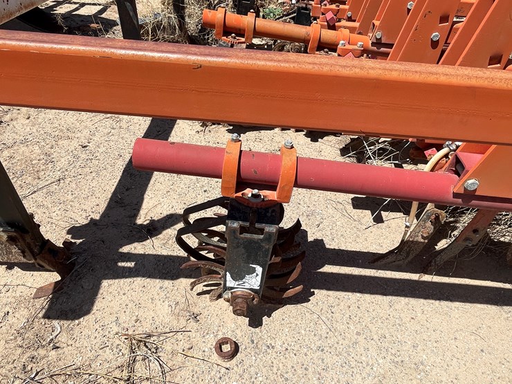 #9101-•-3-pt-field-cultivator,-4-row-custom-w/gallina-units-image-33