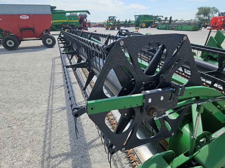 2011-john-deere-630f-image-12