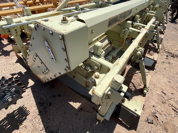 #9039-•-b.w.-implement-company-3-pt-4-row-bed-shaper-image-39