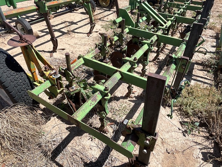 #9106-•-3-pt-field-cultivator,-4-row-custom-w/gallina-units-image-11