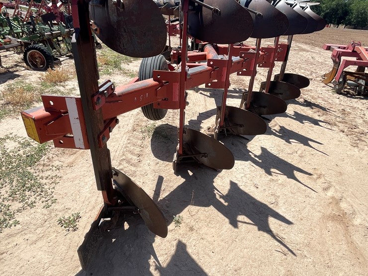 #9034-•-case-ih-6-bottom-roll-over-plow-image-25