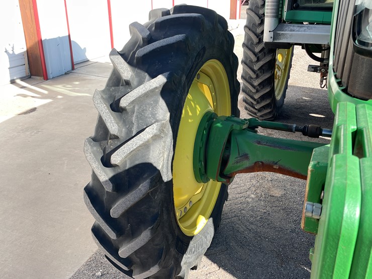 john-deere-7230-premium-image-89