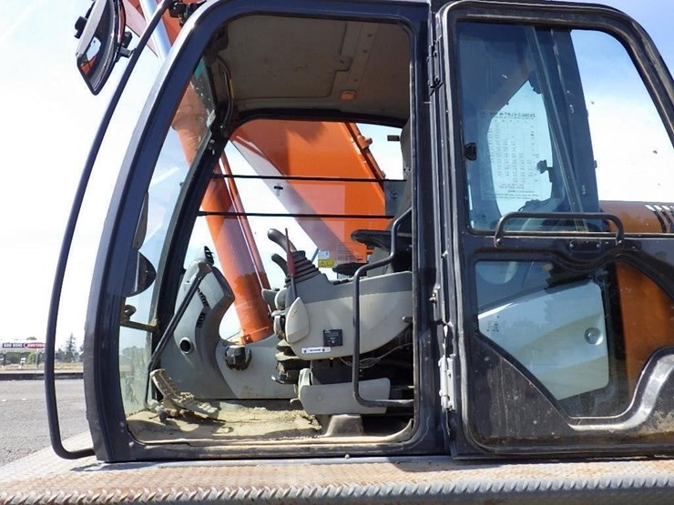 2015-hitachi-zx350-lc-5n-image-34