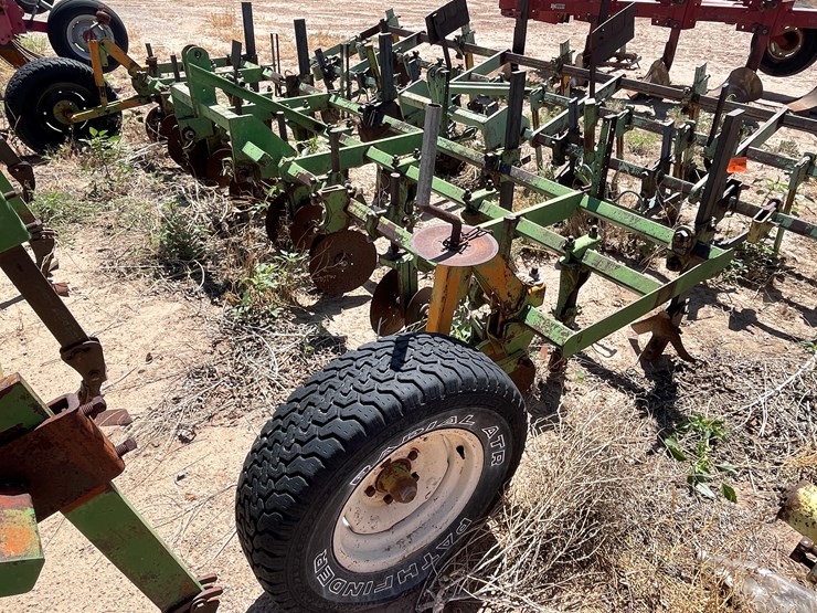 #9106-•-3-pt-field-cultivator,-4-row-custom-w/gallina-units-image-6