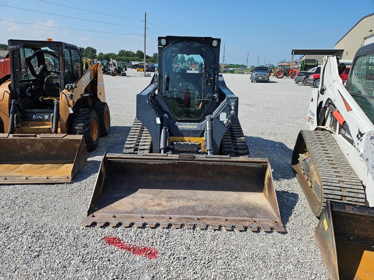 2022-deere-325g-image-2