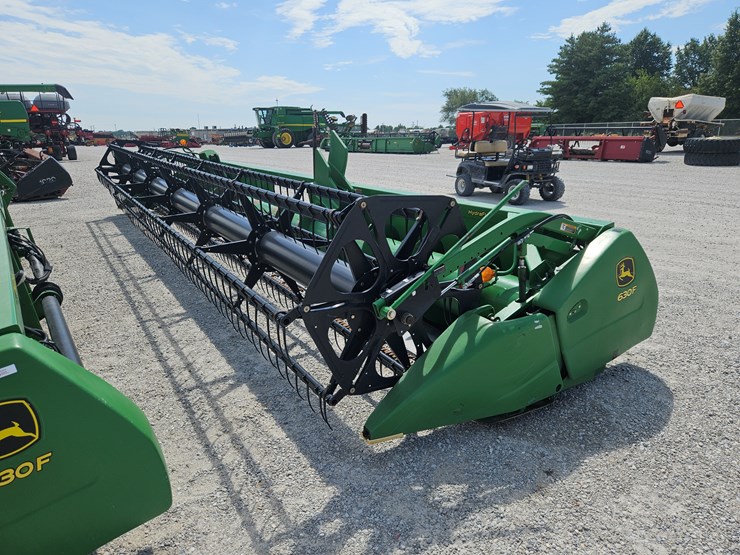 2011-john-deere-630f-image-13