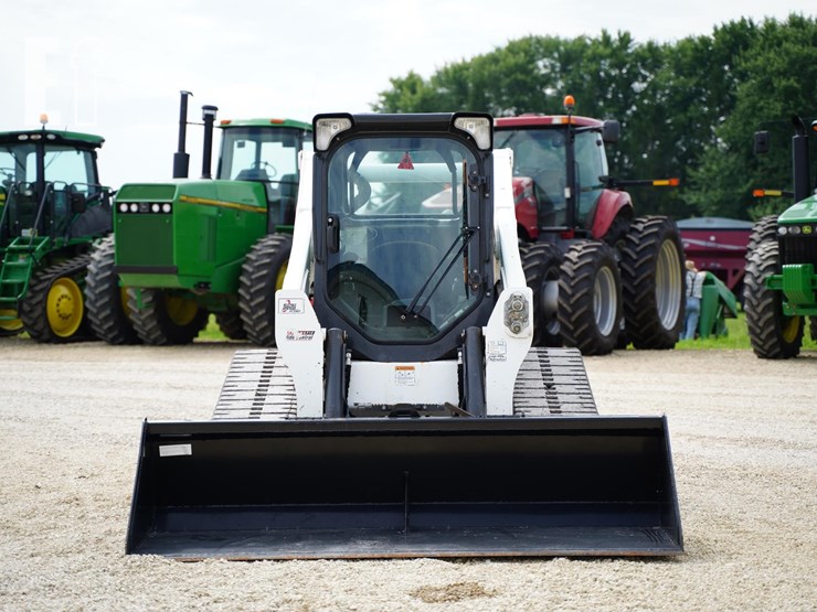 2022-bobcat-t770-image-2
